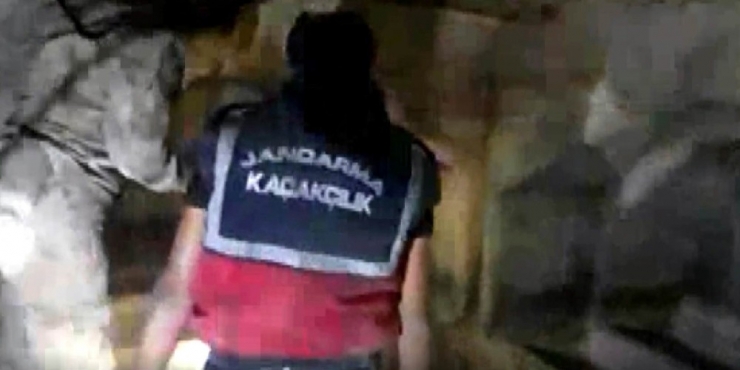 Tarihi Eser Kaçakçılarına Operasyon: 1500 Yıllık Mezar Odaları Bulundu