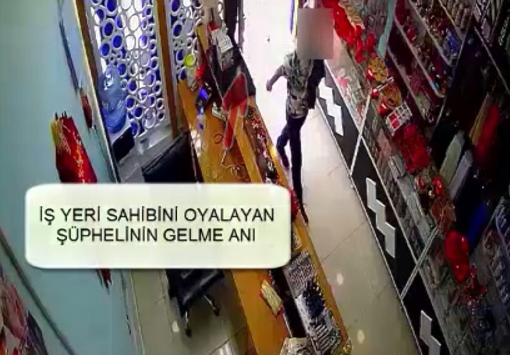 İş Yeri Sahibinden Kaçtılar, Kameralardan Ve Polisten Kaçamadılar