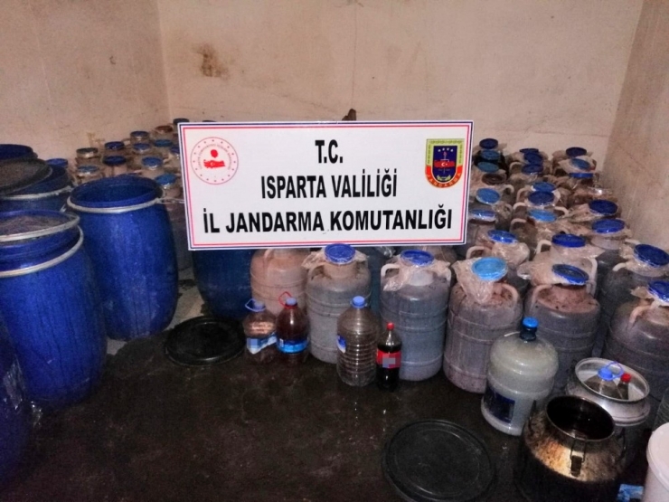 Isparta’da 6 Ton Kaçak İçki Ele Geçirildi