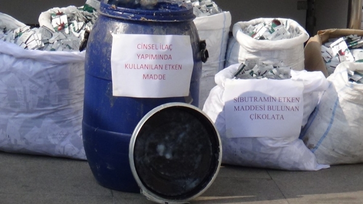 İstanbul’da Düzenlenen Operasyonda Binlerce Paket Yasaklı İlaç Ele Geçirildi