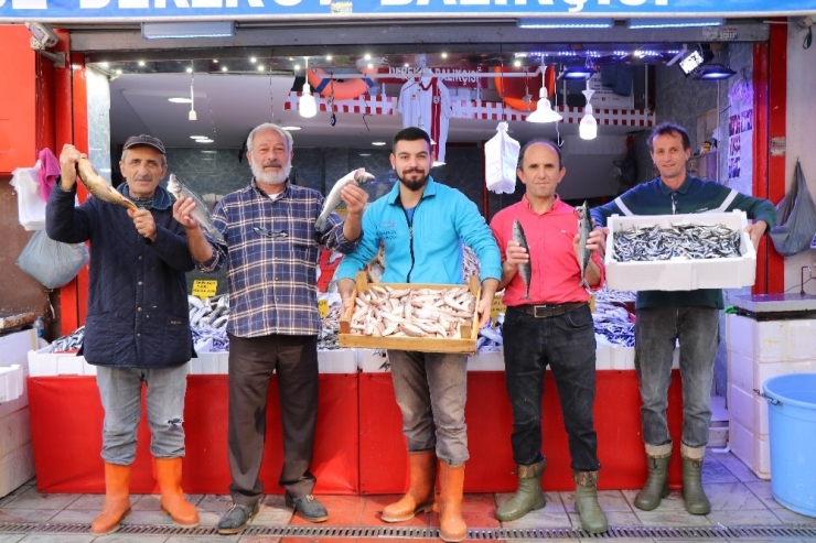 Karadeniz’de Sezon Balıkları Uygun Fiyata Alıcılarını Bekliyor