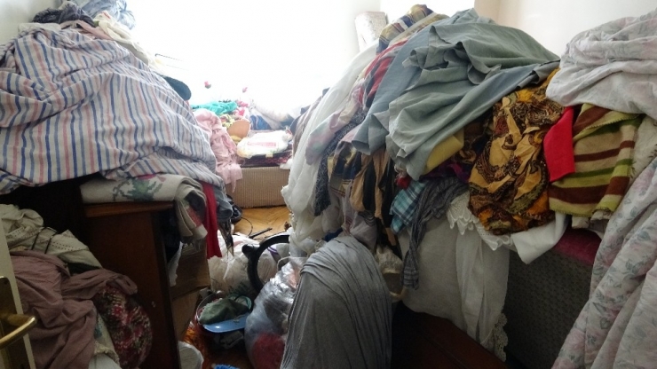 Mahalleyi Kötü Kokular Sarınca Çöp Ev Ortaya Çıktı