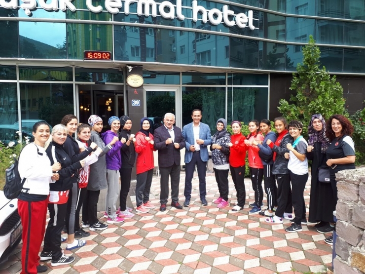 Kayserili Sporcular Ve Antrenörler Arzu Sayan Milli Takım Kampında