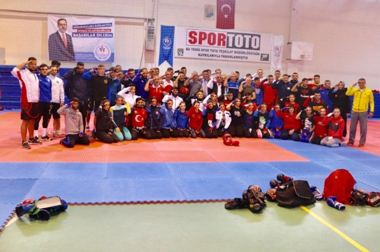 Kick Boks Milli Takımı, Demirkazık’ta Hazırlanıyor