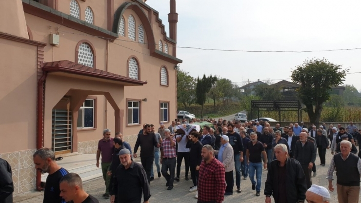 Eski Kocası Tarafından Öldürülen Kadın Son Yolculuğuna Uğurlandı