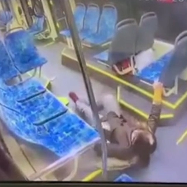 Telefonda Mesajlaşırken 100 Milyon Dolarlık Zarara Neden Oldu