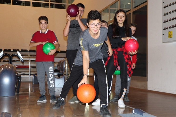 Hayalleri Gerçek Oldu, Hayatlarında İlk Defa Bowling Oynadılar