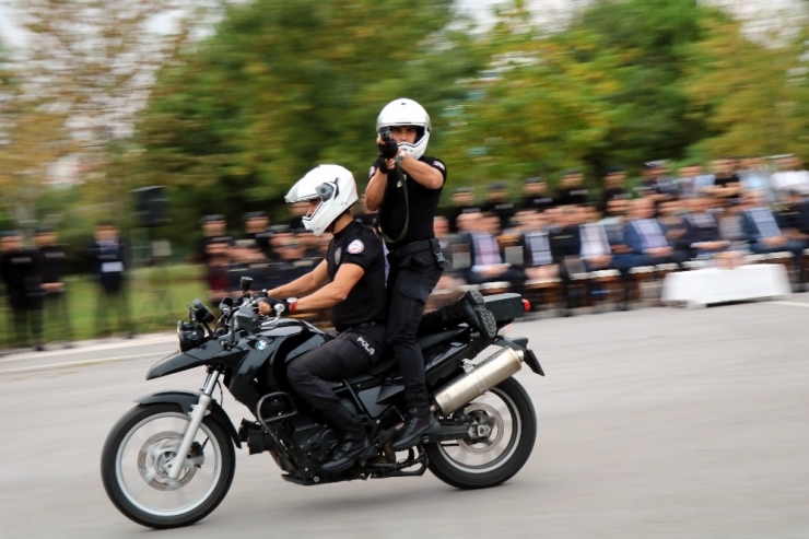 Yunus Ekiplerinin Motosiklet Gösterisi Nefes Kesti
