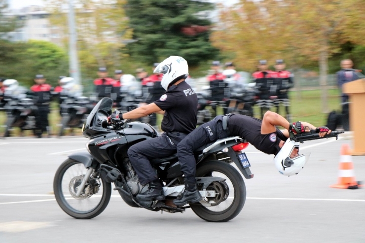 Yunus Ekiplerinin Motosiklet Gösterisi Nefes Kesti