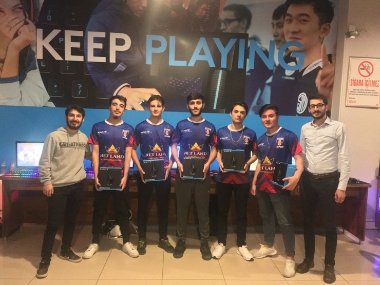 Karesi Belediyesi E-spor Takımı Kurdu