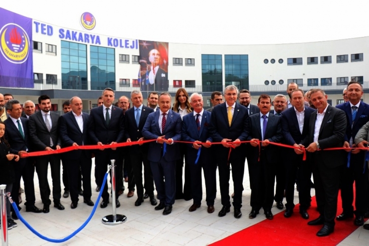 Ted Sakarya Koleji Resmi Açılış Törenine Yoğun İlgi