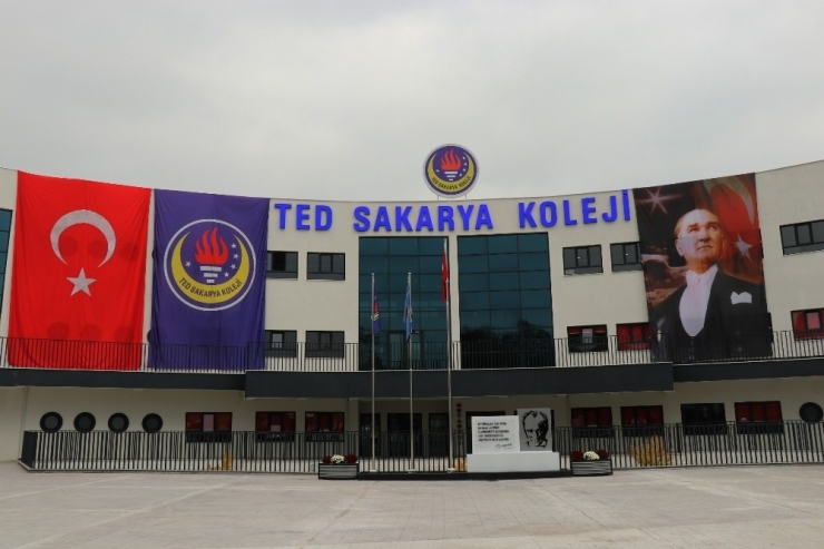Ted Sakarya Koleji Resmi Açılış Törenine Yoğun İlgi