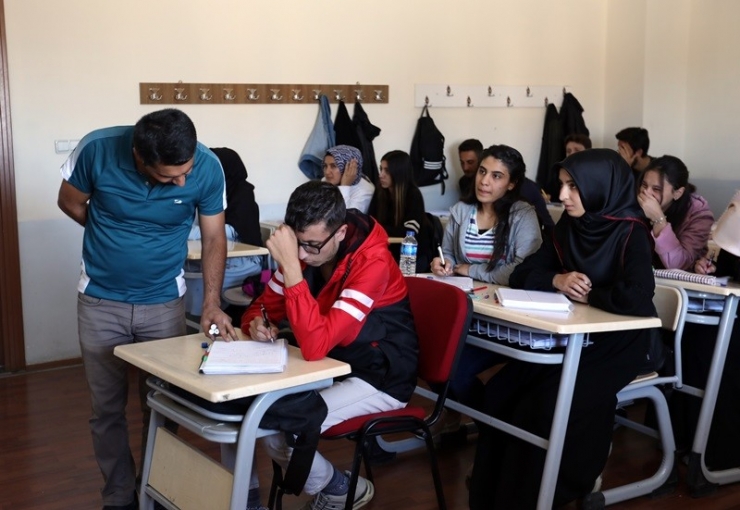 Van Büyükşehir Belediyesi Öğrencilerin Umudu Oldu