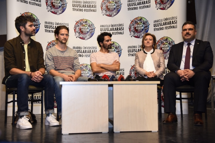 Anadolu Üniversitesi Uluslararası Tiyatro Festivali Başladı