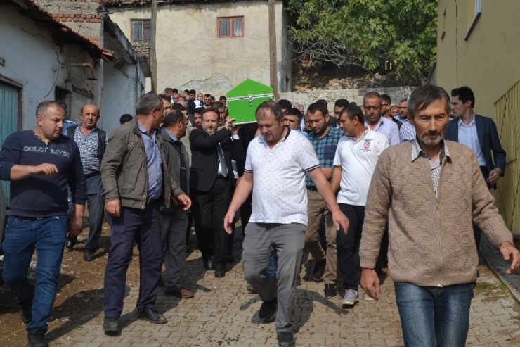 Evde Çıkan Yangında Ölen 2 Yaşındaki Yasin Toprağa Verildi