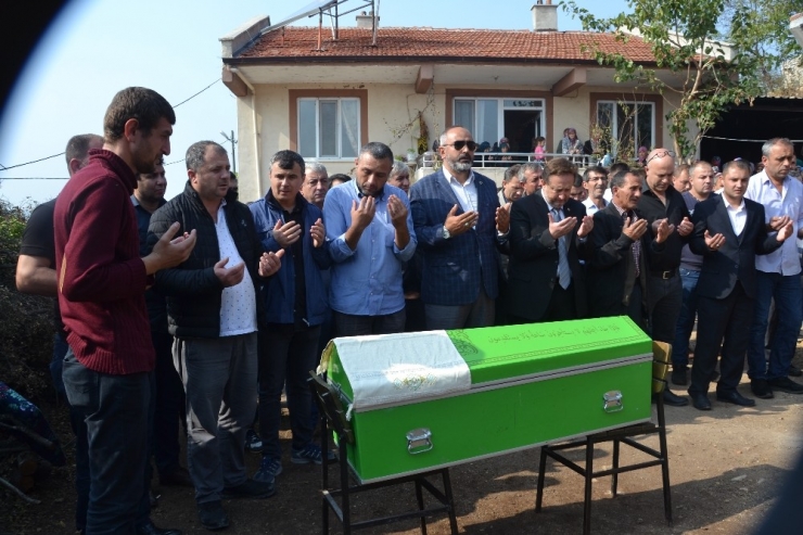 Evde Çıkan Yangında Ölen 2 Yaşındaki Yasin Toprağa Verildi