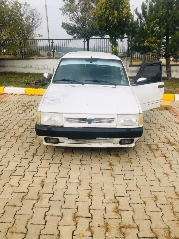 Jandarma Hırsızı Gizlendiği Ağaç Kovuğunda Yakaladı