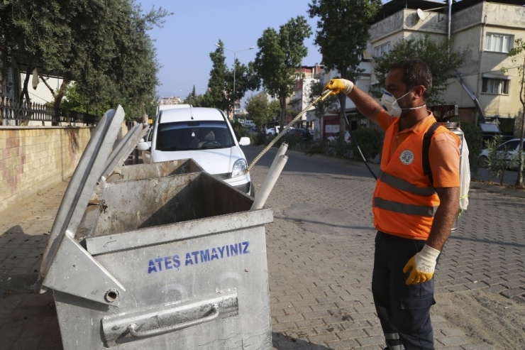 Efeler’de İlaçlama Çalışmaları Devam Ediyor