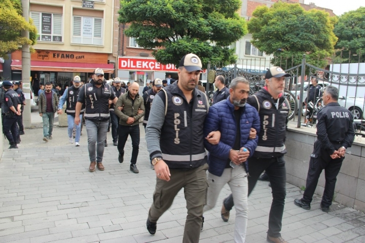 Silah Kaçakçılığı Şüphelileri Adliyede