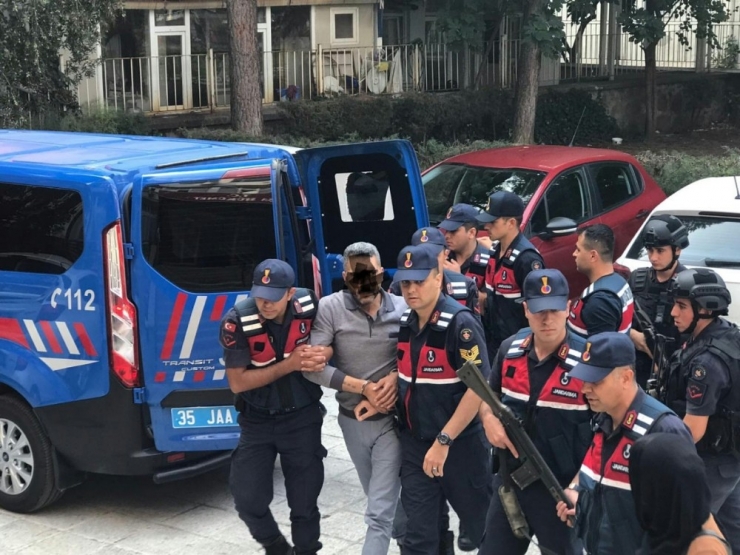 İzmir’de 11 Ayrı Suçtan Aranan Şahıs Yakalandı