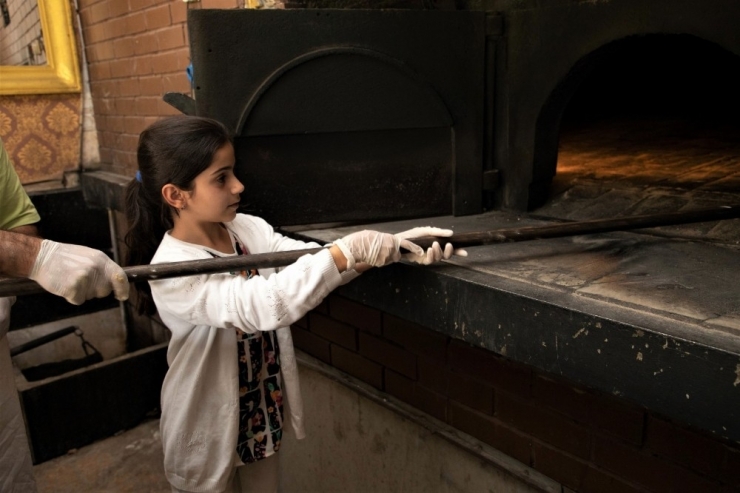 Çocuklar Yaptıkları Ekmeklerle Mehmetçiğe Selam Gönderdi