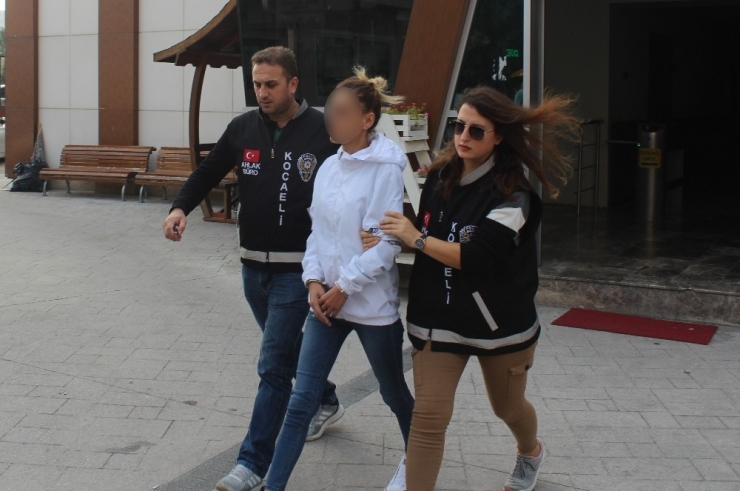 Masaj Derneğinde Fuhuş Yaptıran Gelin Ve Görümcesi Yakalandı