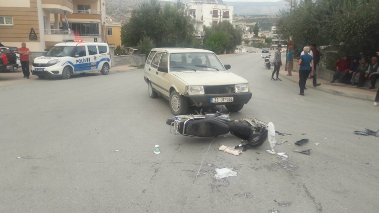 Otomobil İle Çarpışan Motosikletin Sürücüsü Yaralandı