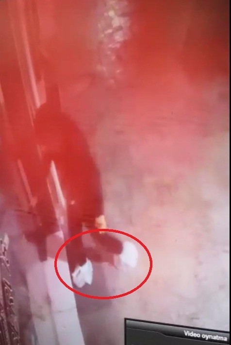 Poşetli Telefon Hırsızı Kamerada