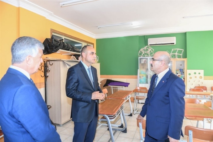 Vali Demirtaş: "Eğitim Faaliyetlerine Destek Olmaya Devam Edeceğiz"