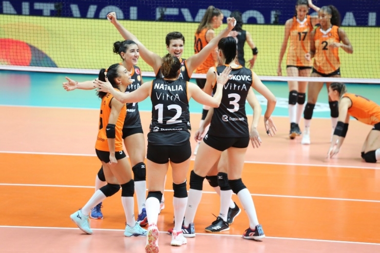 Eczacıbaşı Vitra, 3’te 3 Yaptı