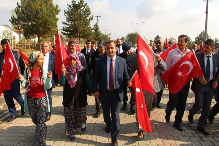 Dumlupınar’dan Barış Pınarı Harekatı’na Asker Selamı Gönderdiler