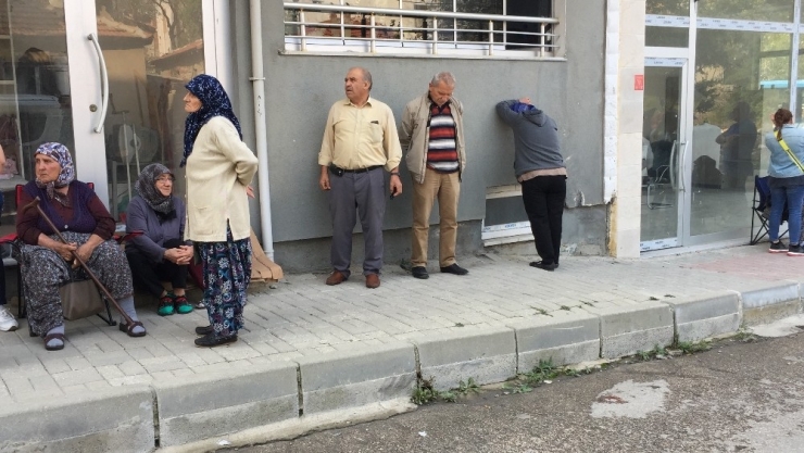 Evinde Ölü Bulundu