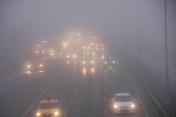 İstanbul’da Yoğun Sis Etkili Oluyor
