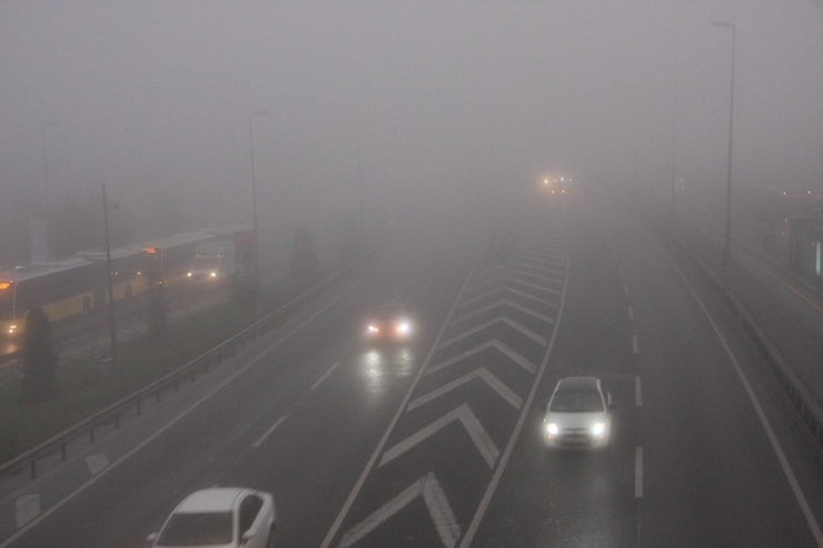 İstanbul’da Yoğun Sis Etkili Oluyor