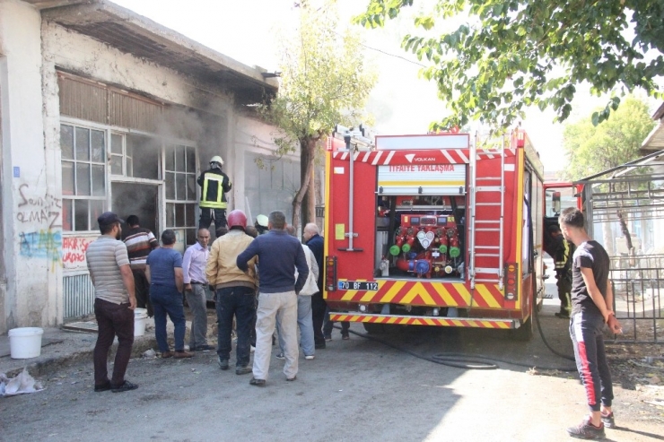 Karaman’da Depoda Çıkan Yangın Korkuttu