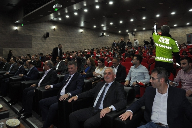 Kars’ta 100 Çocuğa “120” Filmi İzletildi