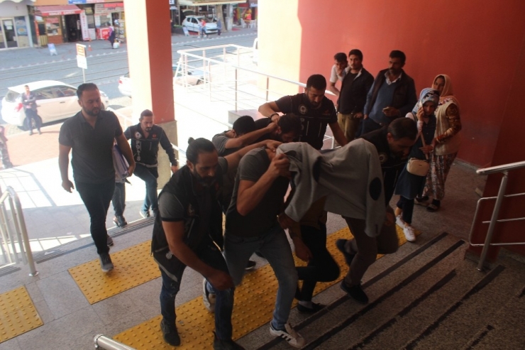 Kocaeli’de Gözaltına Alınan 5 ‘Torbacı’ Tutuklandı