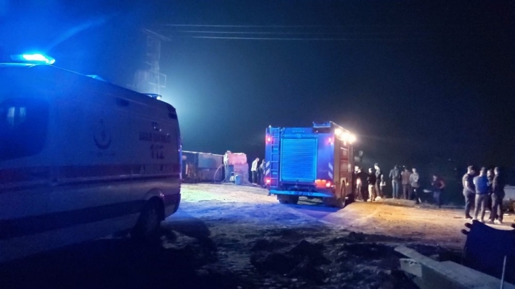 Sakarya Nehri’nde Tekne Alabora Oldu: 1 Ölü, 1 Kayıp