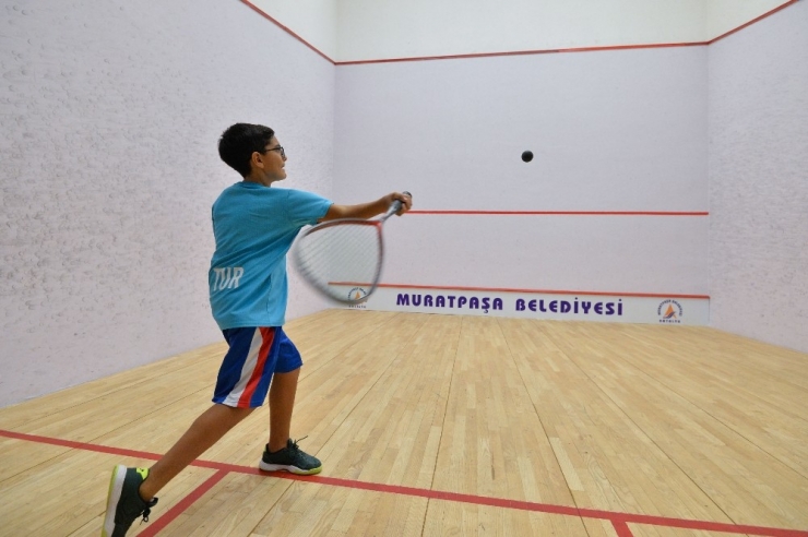 Squash’ta 31 Sporcu İle Ev Sahibi Muratpaşa