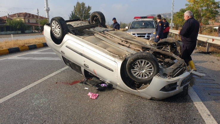 Tosya D-100 Karayolunda Kaza: 4 Yaralı