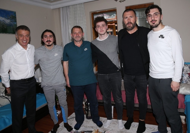 Ahmet Ağaoğlu, Abdulkadir Ömür’ü Ziyaret Etti