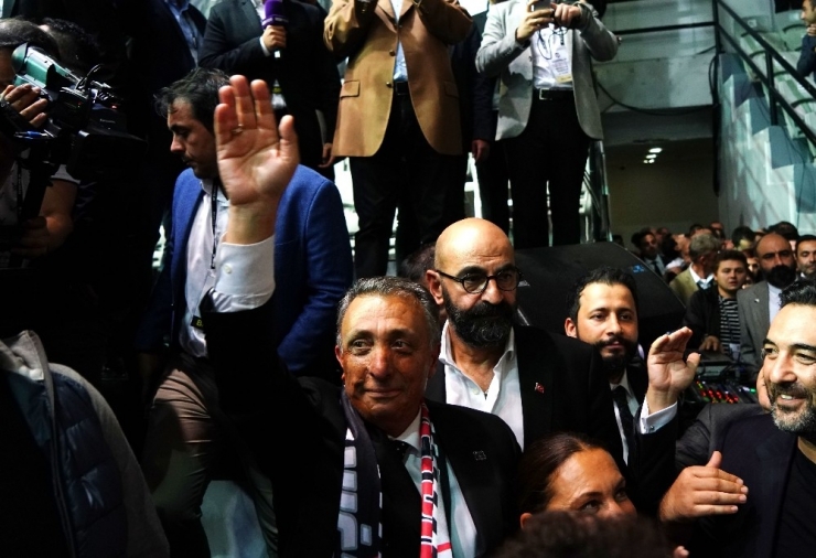 Beşiktaş’ın 34. Başkanı Ahmet Nur Çebi Oldu