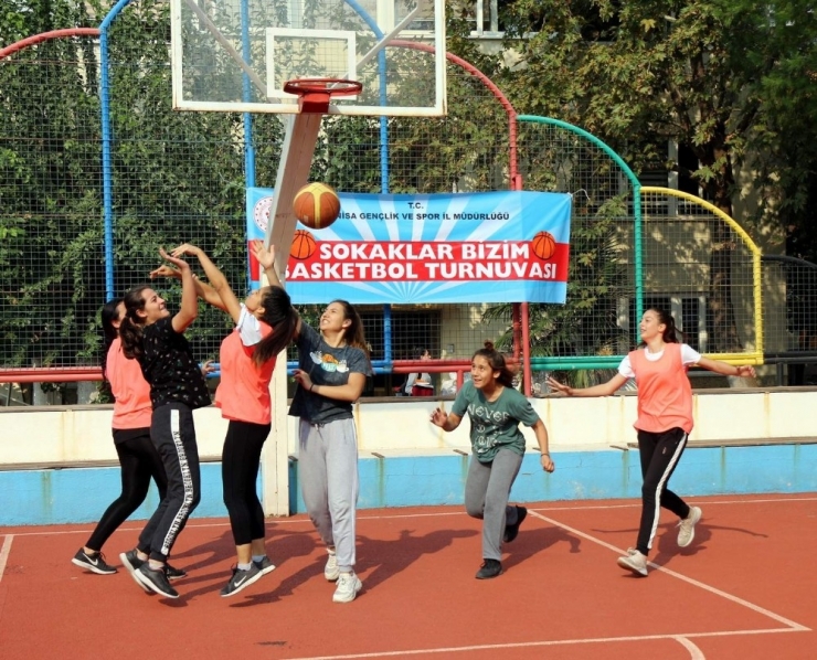 ‘Evinin Sultanları’ İle ‘Sokaklar Bizim’ Projesi Hayata Geçti