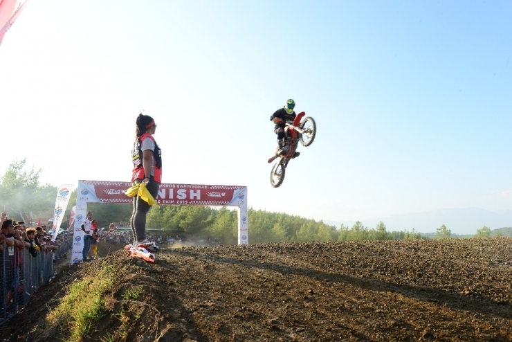 Türkiye’nin Motokros Sporcuları Antalya’da Buluştu