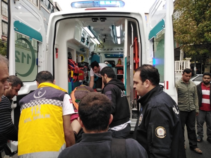 Besni’de Yolcu Minibüsü Yayaya Çarptı