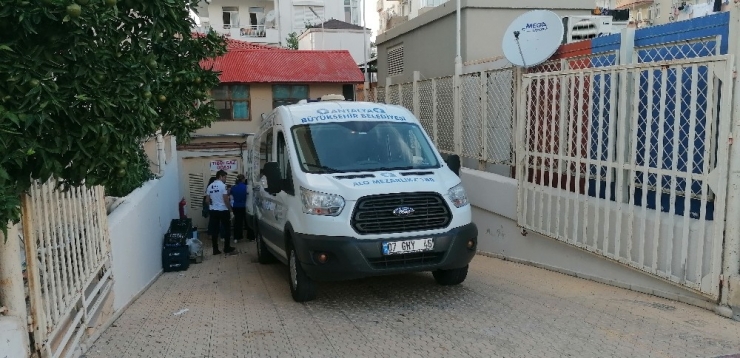 Polonyalı Turist Otel Odasında Ölü Bulundu