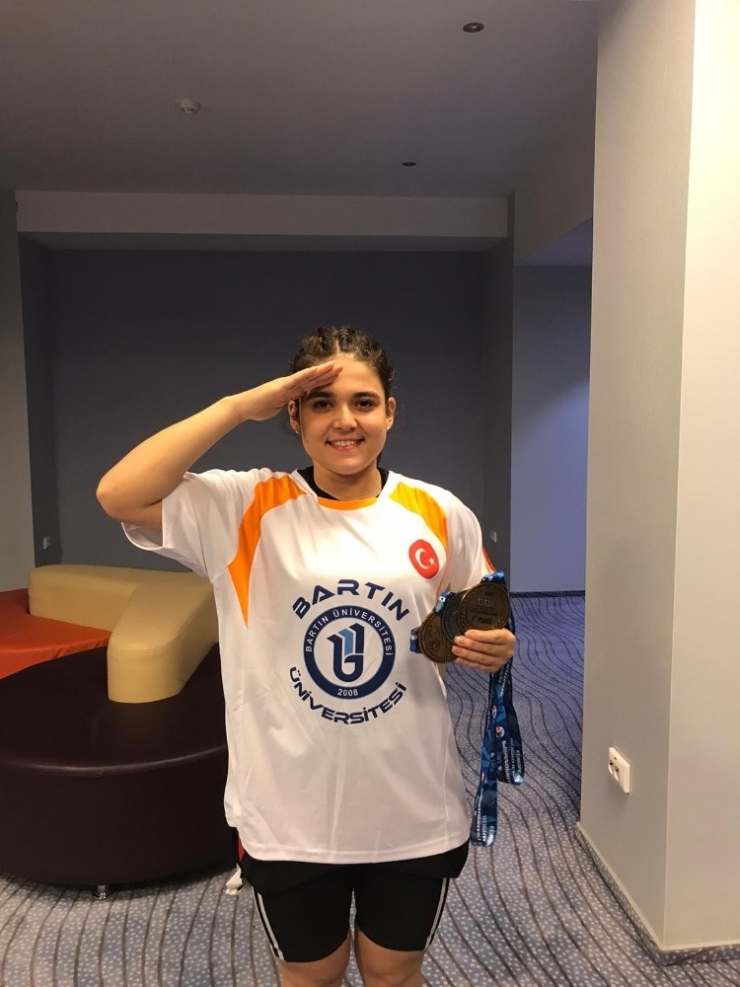 Bartın Üniversitesi Öğrencisi Ayşegül Çakın, Avrupa Şampiyonu Oldu
