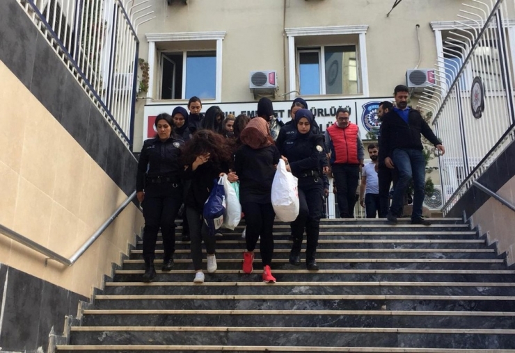 Emlak Dolandırıcıları Adliyeye Sevk Edildi