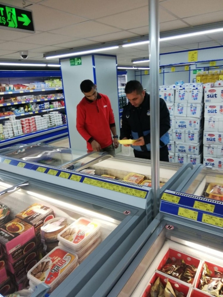 Çan Belediyesi Zabıtalarından Marketlere Gıda Kontrolü