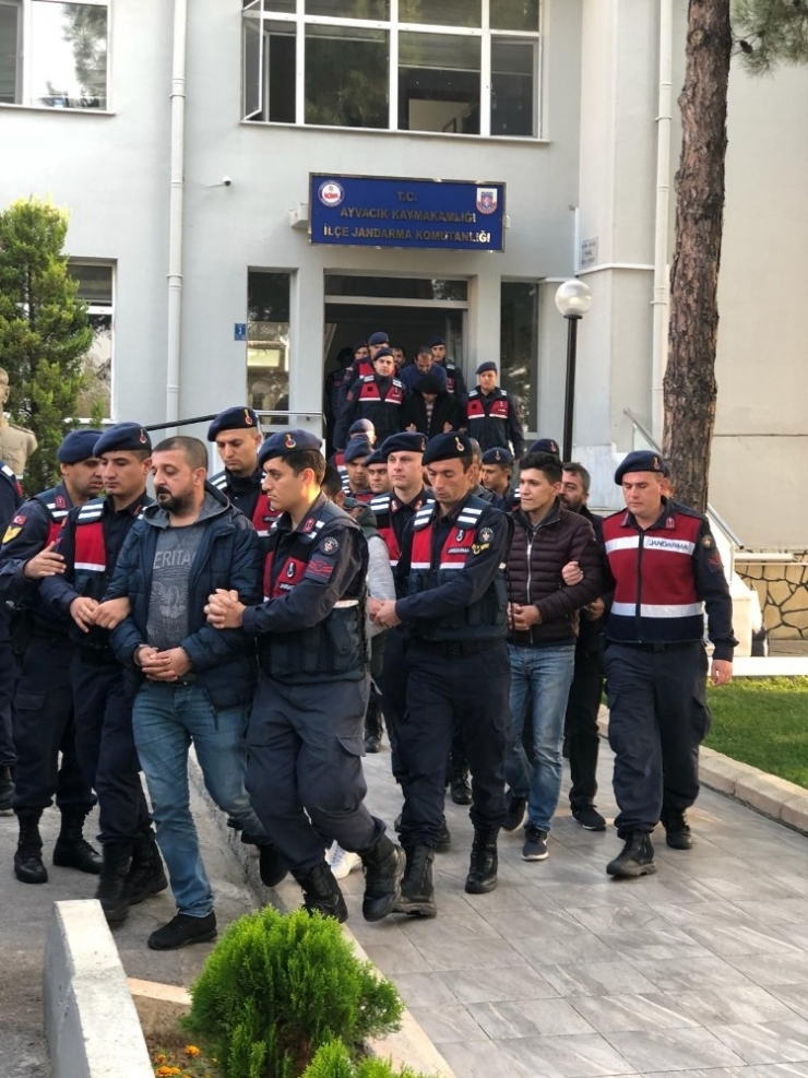 Çanakkale’de Mülteci Kaçaklığına 8 Tutuklama